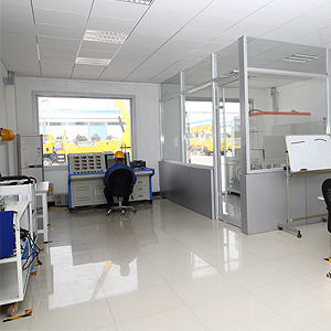 Vehicle-mounted mobile elevating work platform test room